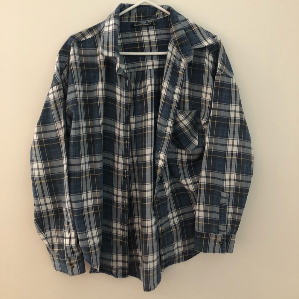 Women’s flannel Brandy Melville PRICE DROP⬇️